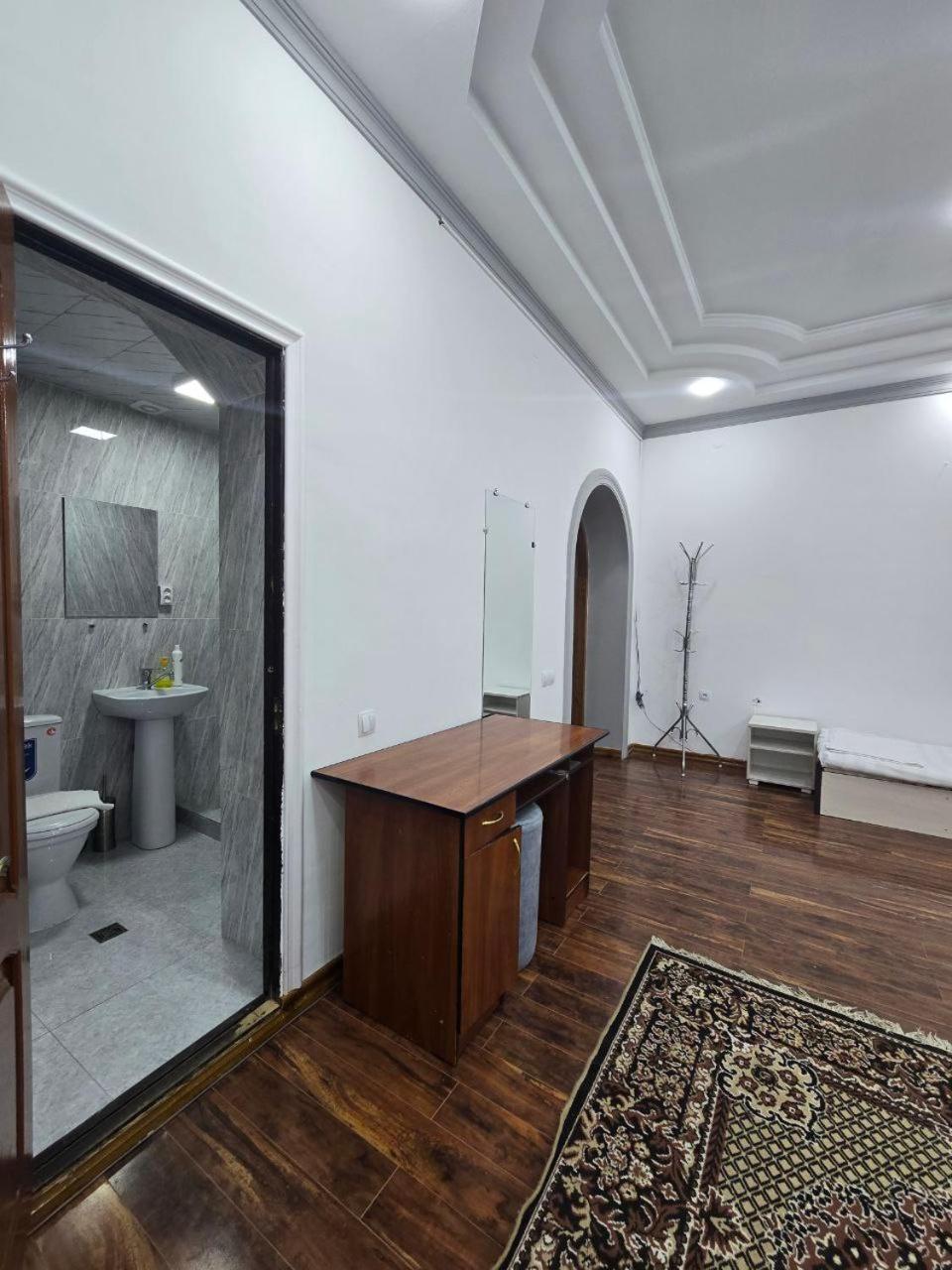 Guesto Hostel Tashkent Luaran gambar