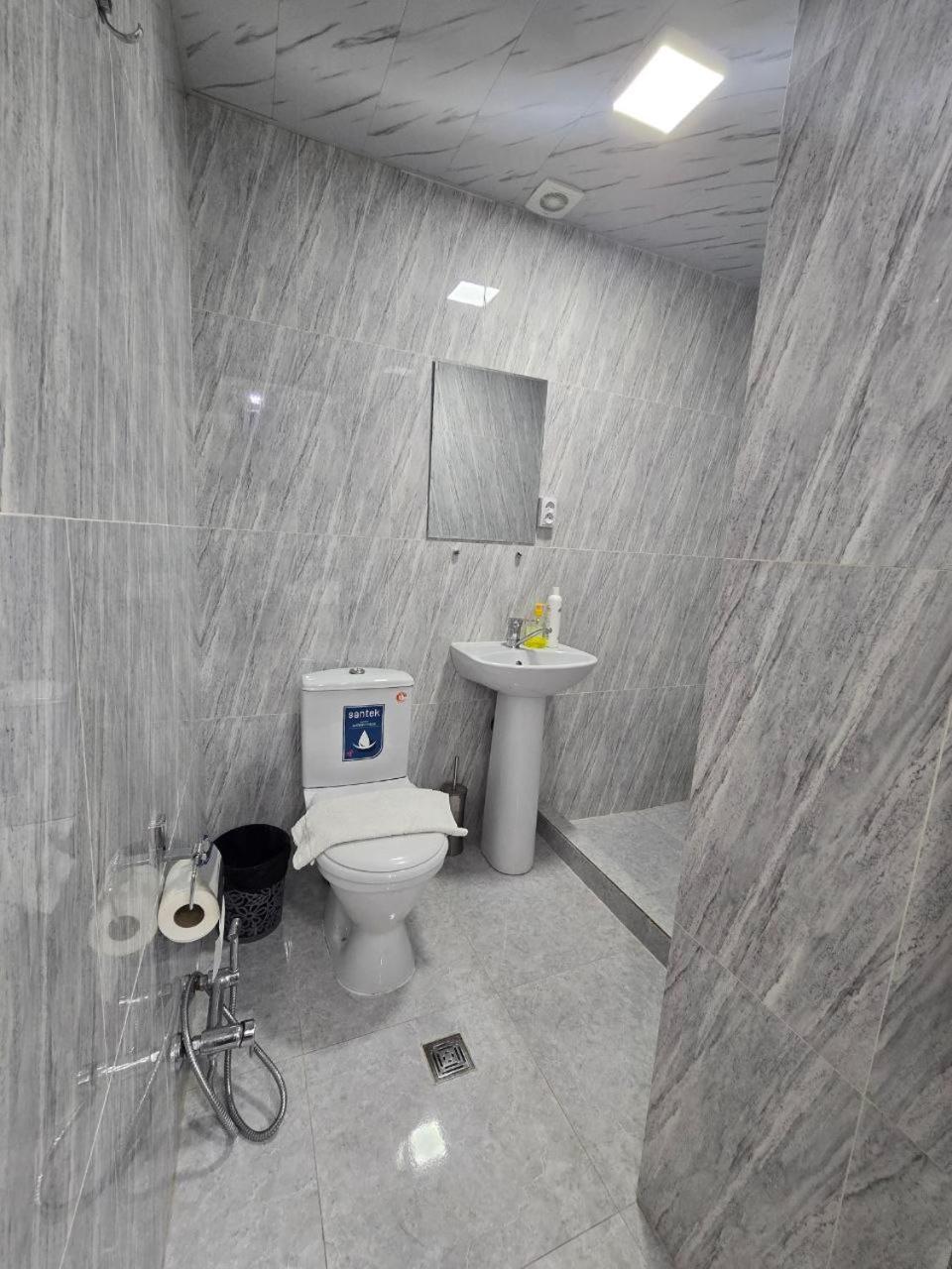 Guesto Hostel Tashkent Luaran gambar