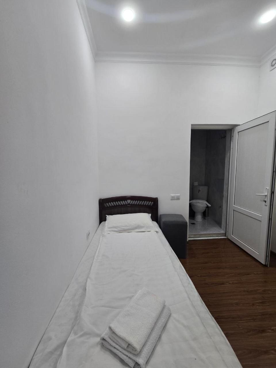 Guesto Hostel Tashkent Luaran gambar