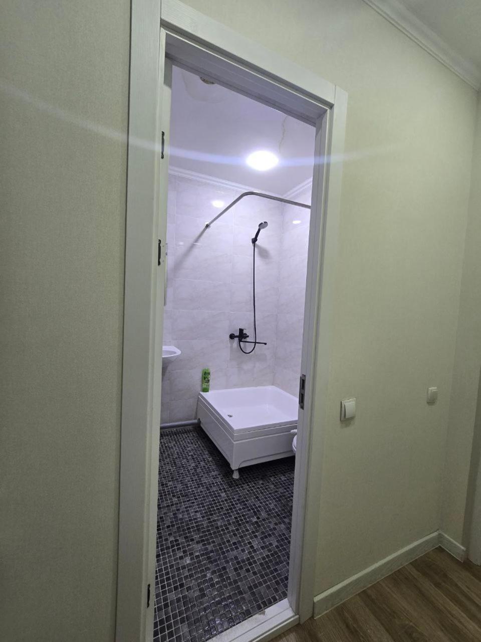 Guesto Hostel Tashkent Luaran gambar