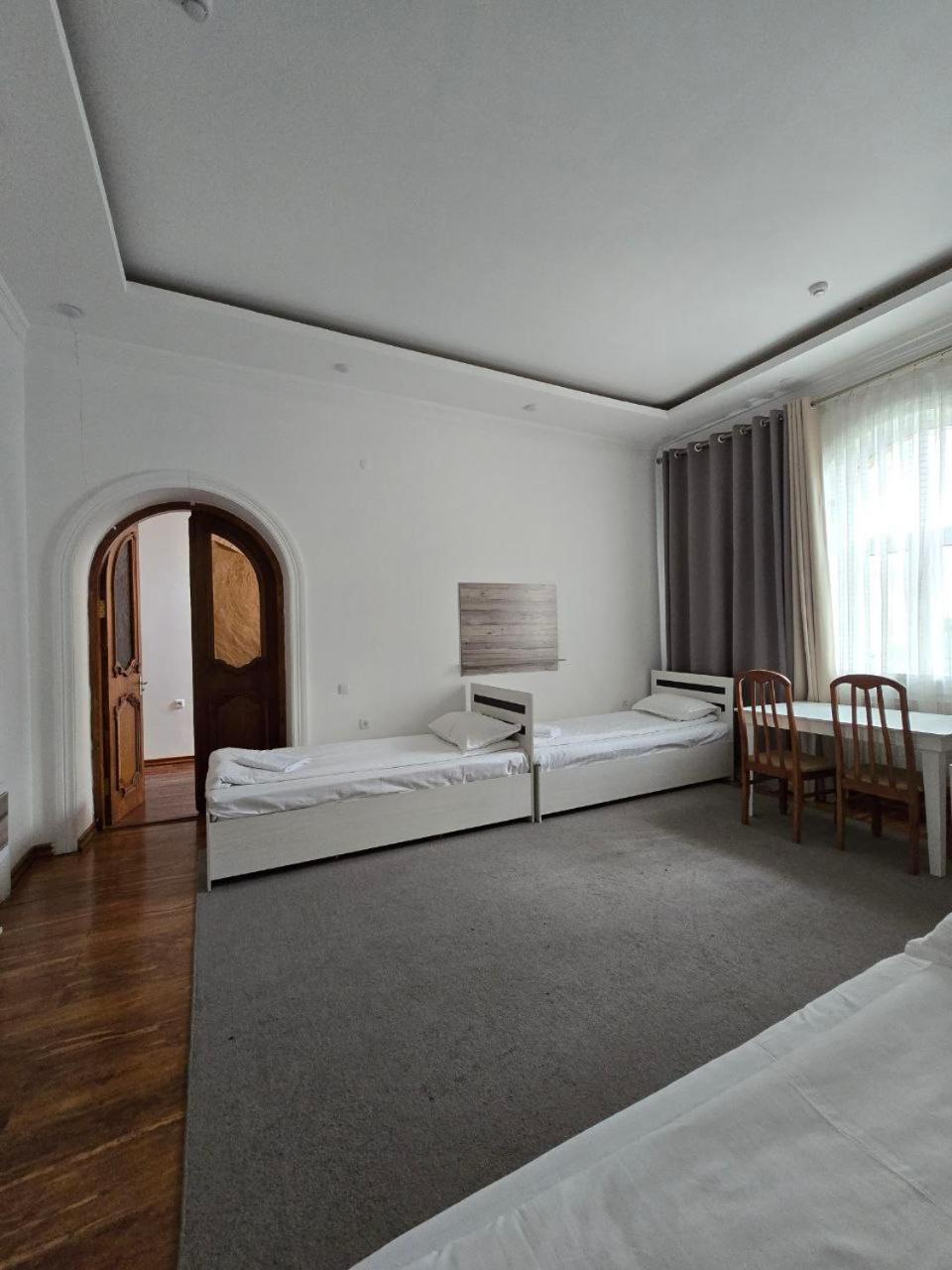 Guesto Hostel Tashkent Luaran gambar