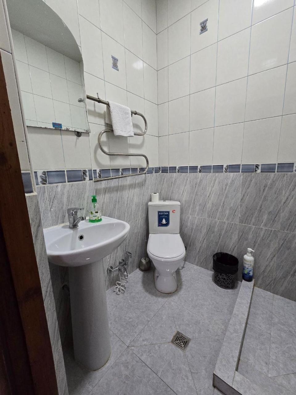 Guesto Hostel Tashkent Luaran gambar