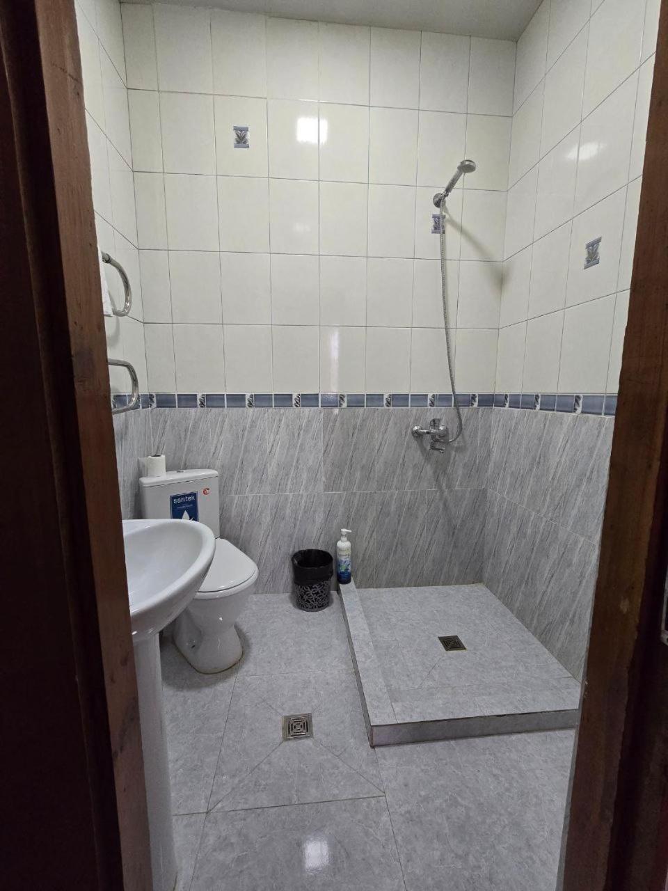 Guesto Hostel Tashkent Luaran gambar